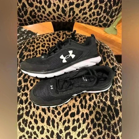 Under Armour Black and White Athletic Shoes main image 7